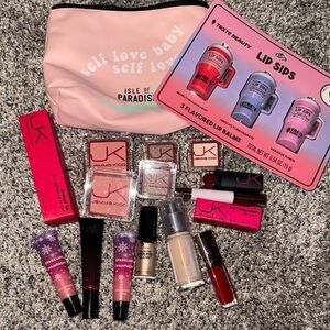 Isle of Paradise Pink Cosmetic Set with Lip Balms